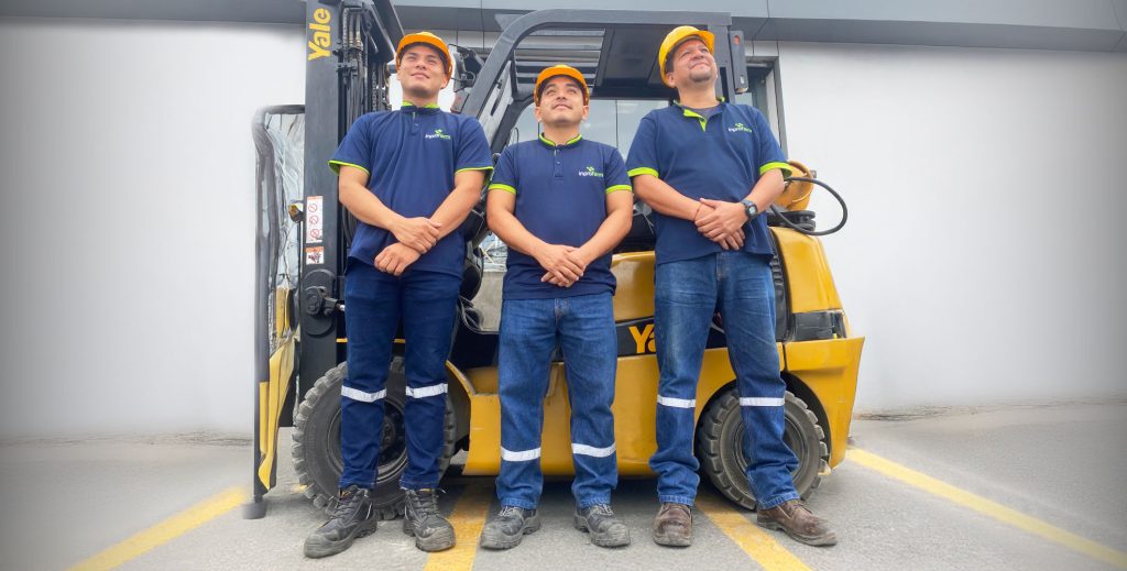 Colaboradores de Inprofarm obtienen su licencia de operadores de montacargas